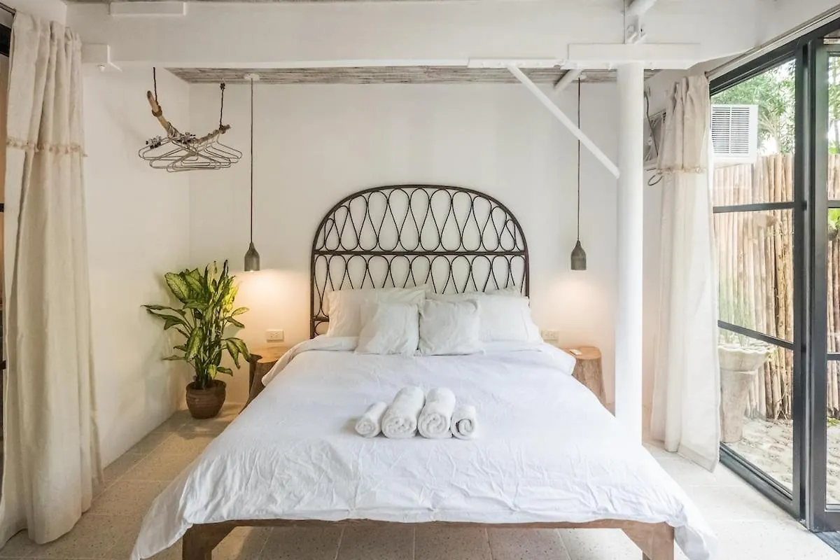 Eiwa Nest Self-Service Apartment - Pet Friendly, Ac, Outdoor Tub! Santa Rita   Santa Rita (Zambales)