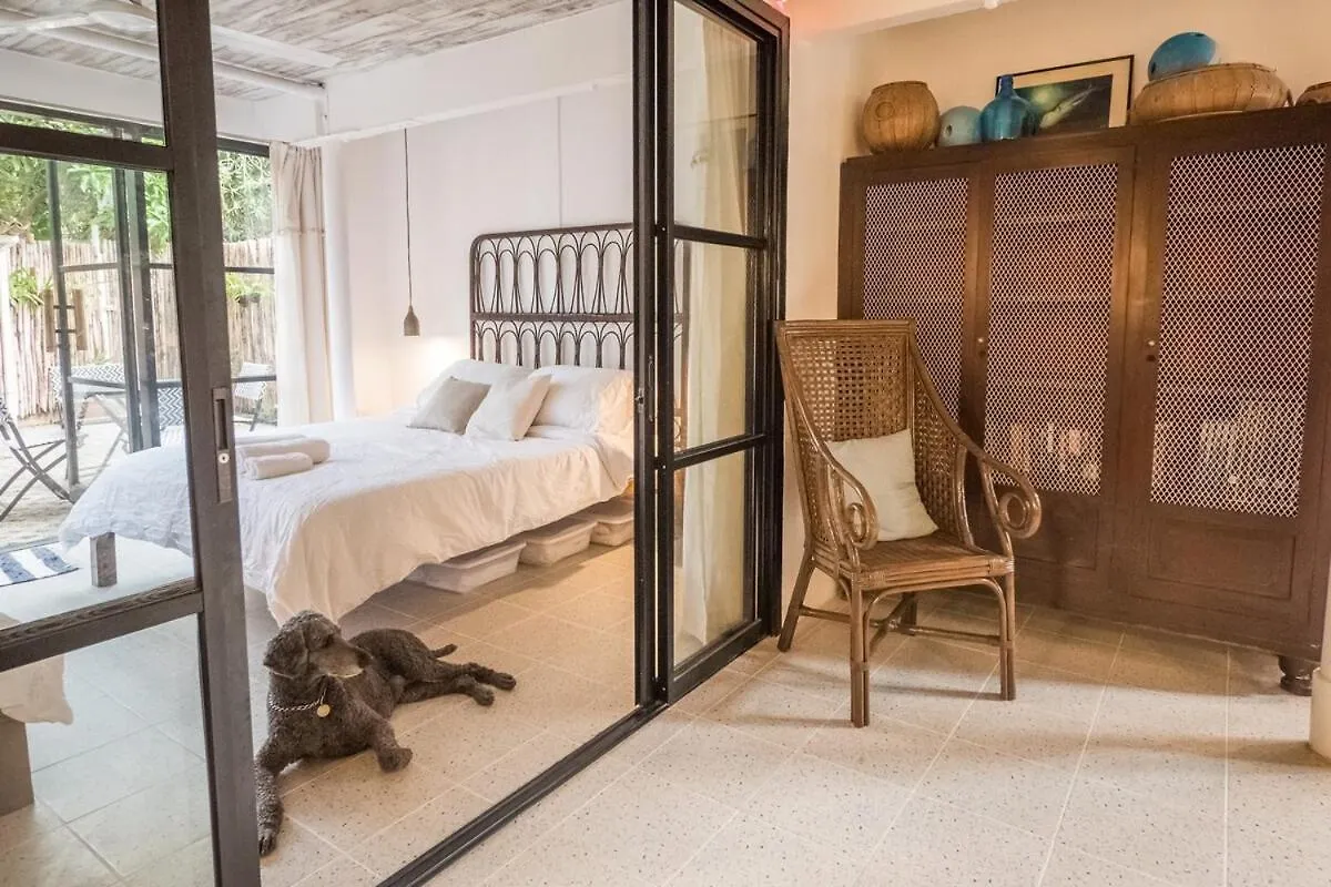 Eiwa Nest Self-Service Apartment - Pet Friendly, Ac, Outdoor Tub! Santa Rita  Philippines